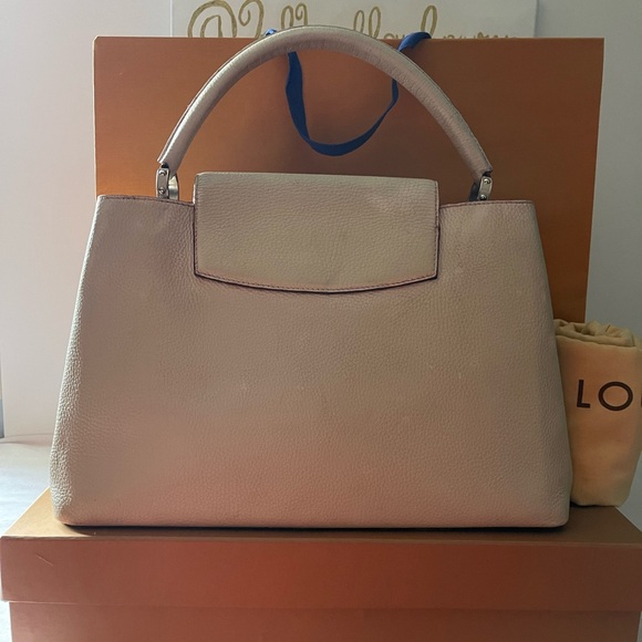 AUTHENTIC LOUIS VUITTON CAPUCINES MM HANDBAG WITH DUST BAG & SHOPPING ๐๏ธ - Picture 2 of 13